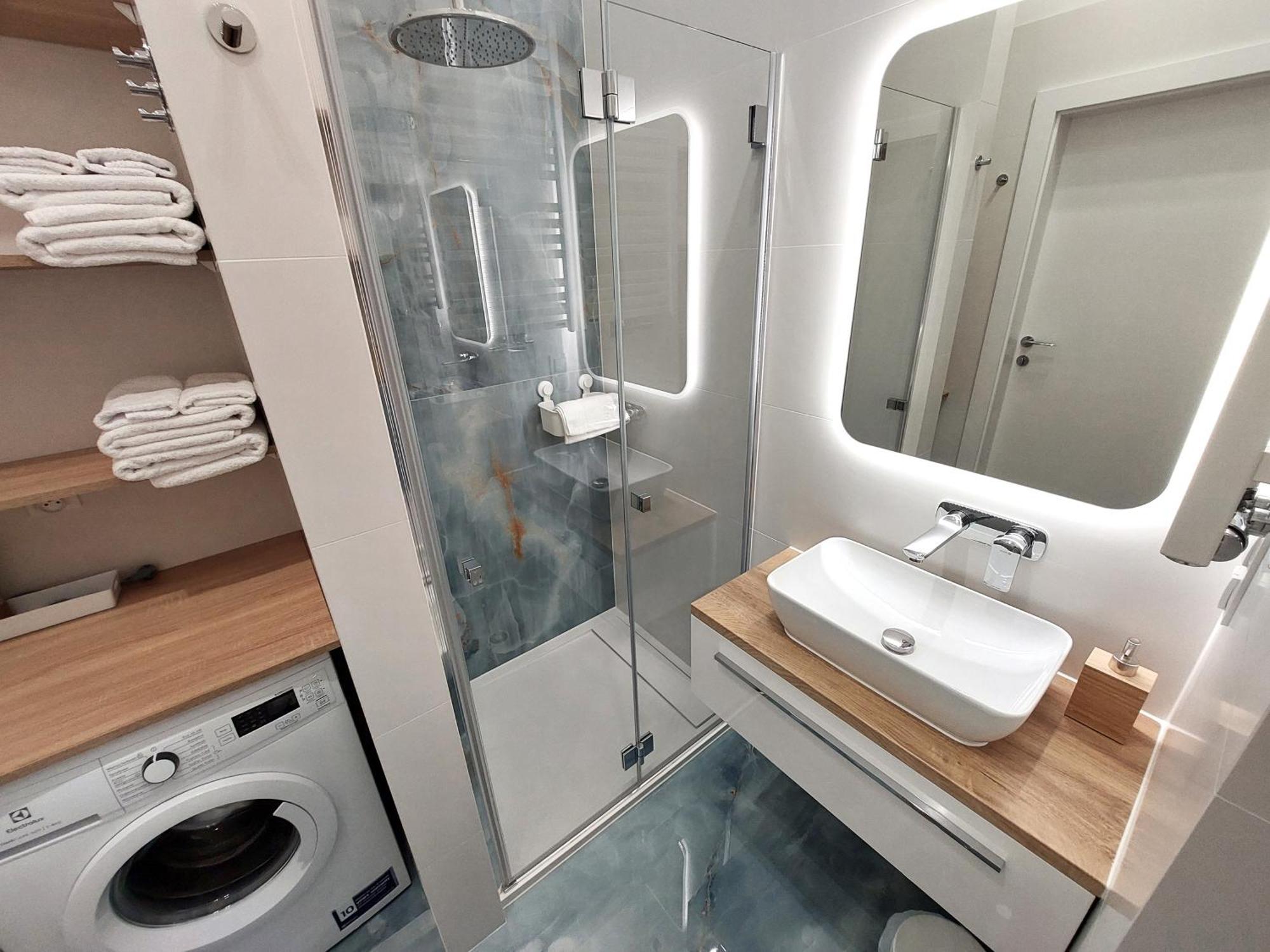 Apartment Hanza Tower Stett-inn Business & *