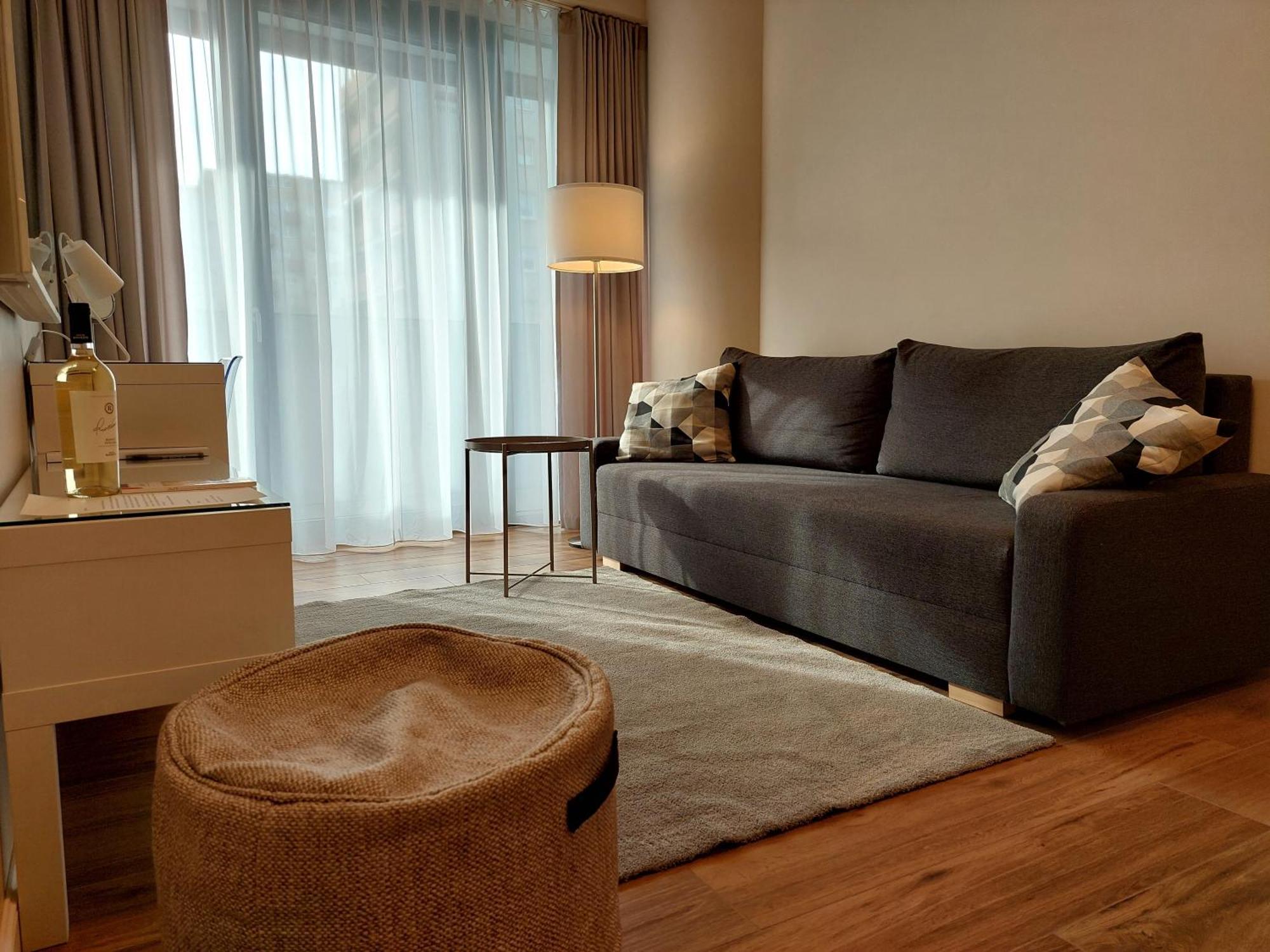 Hanza Tower Stett-inn Business & *